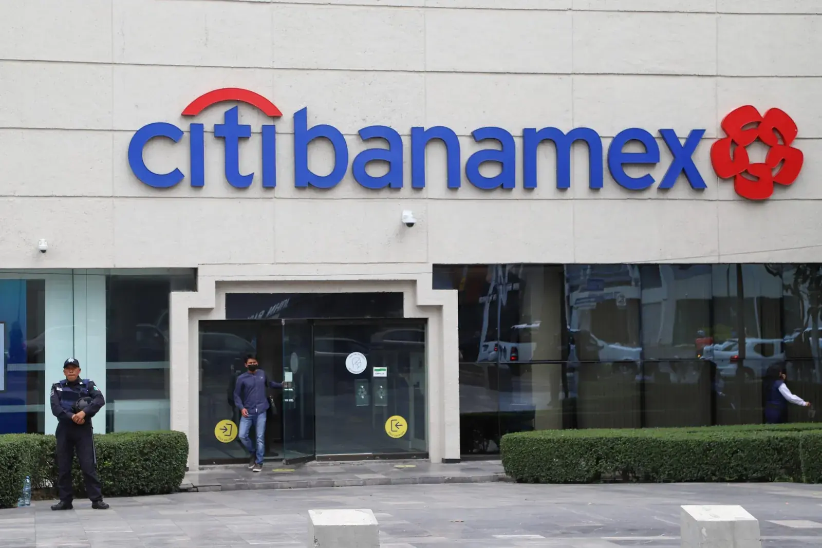 Citibanamex Sucursal San Felipe, proyecto documentado de restauración de vidrio de Grupo GNOVIA